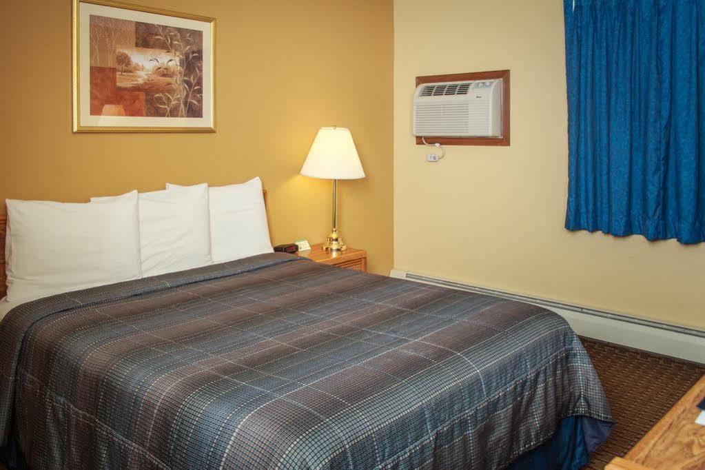 Oyo Hotel Glendive - Yellowstone River Extérieur photo